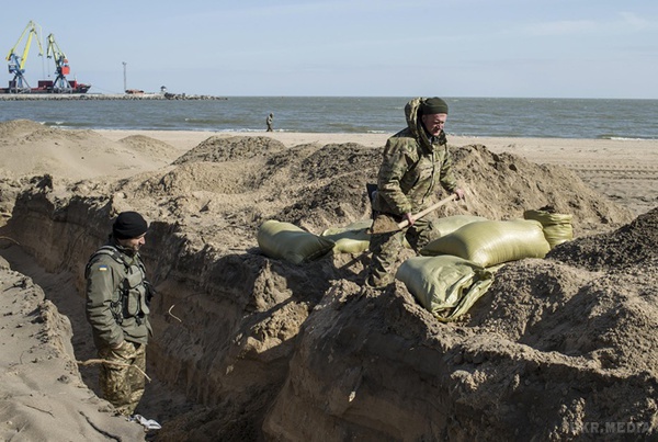 Петро Порошенко доручив прискорити будівництво фортифікаційних споруд на кордоні з Росією