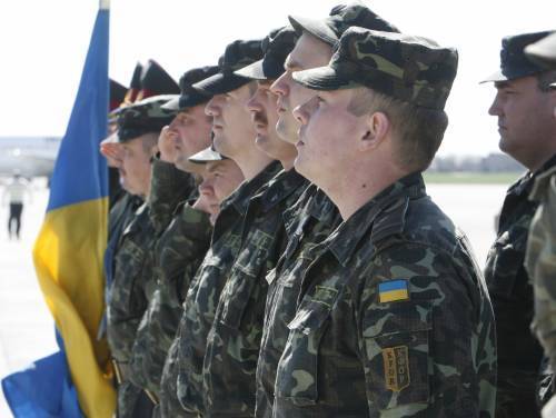 Українські миротворці відіграють важливу роль у захисті України від агресії – Президент