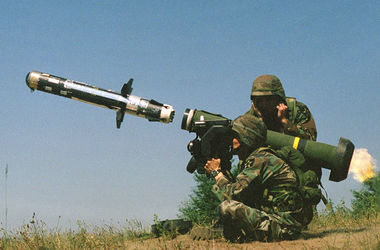Україні необхідно направити 1240 протитанкових ракетних комплексів Javelin для протидії російській агресії. Відео