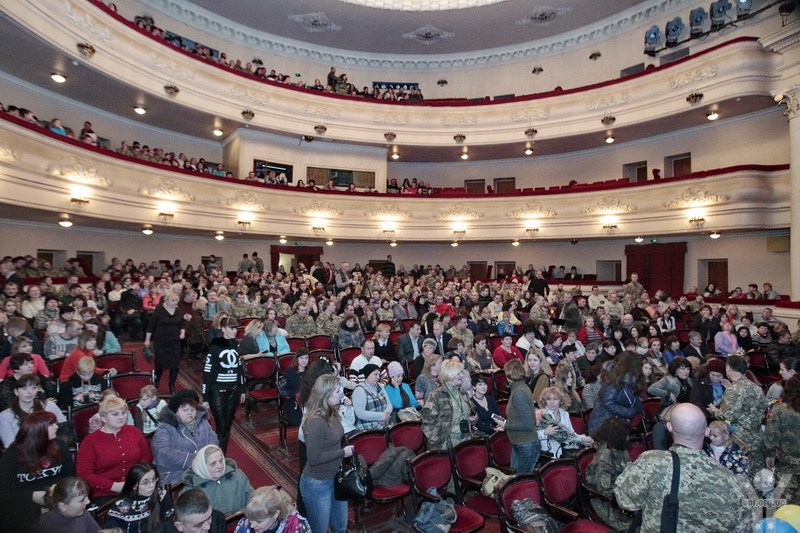 Жіночий концертний батальйон зібрав у Чернігові повну залу (ФОТО, ВІДЕО)