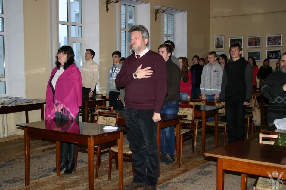 У головній бібліотеці Чернігівщини проведено патріотичну годину до Дня Соборності України
