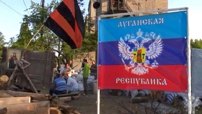 На окупованій Луганщині невідомі спаплюжили монументи терористам