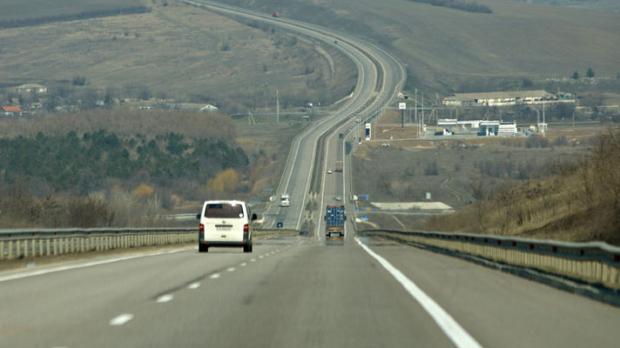 200 кілометрів щастя від турків: як на Львівщині іноземні компанії ремонтують дорогу
