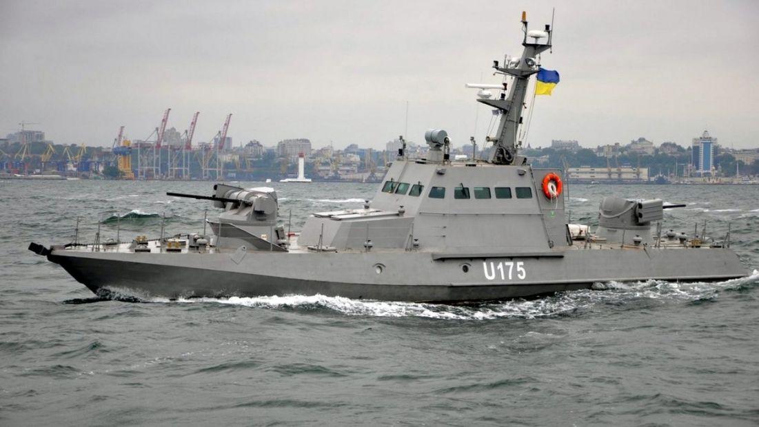 Фото пошкоджень українського катера від обстрілу російських окупантів