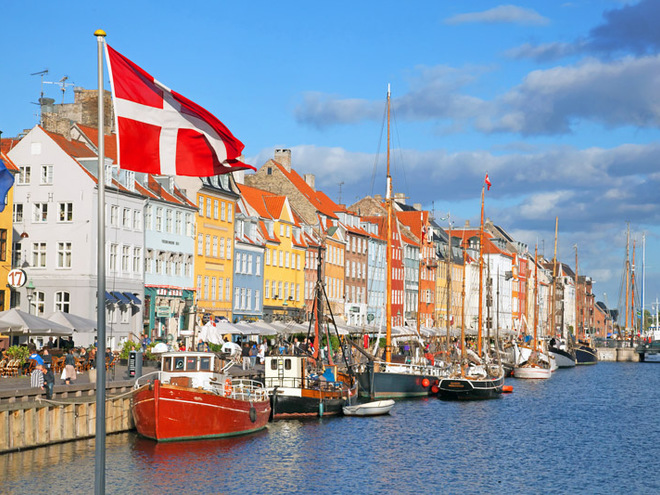 Данія надає право голосувати тільки платникам податків