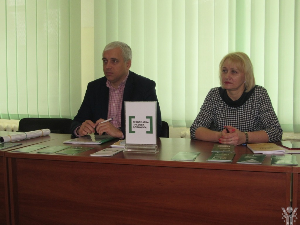 Представники Чернігівського місцевого центру з надання безоплатної правової допомоги провели зустріч з військовослужбовцями