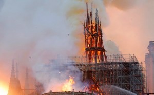 На відновлення Собору Паризької Богоматері можуть піти десятиліття