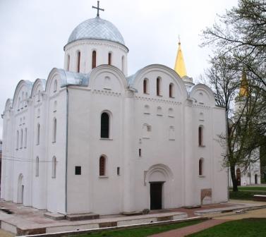 У Чернігові в Борисоглібському соборі відкрилася постійно діюча експозиція «Церковні старожитності». Фоторепортаж