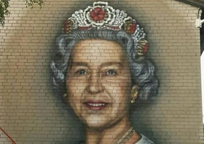 На Січеславщині створили перший в Україні мурал із зображенням королеви Великої Британії Єлизавети II