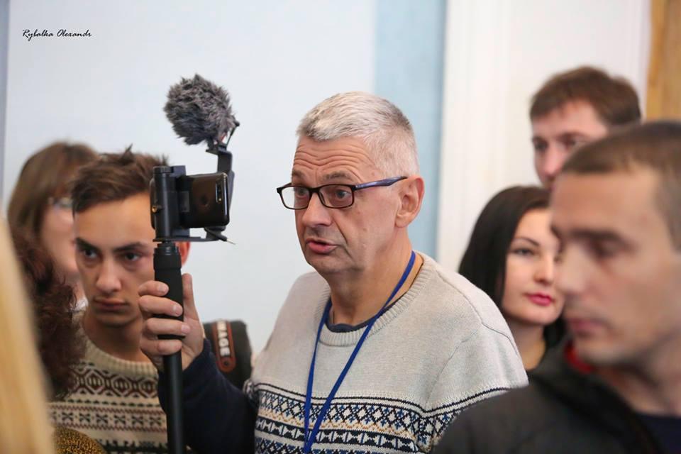 Помер журналіст Вадим Комаров, якого жорстоко побили у Черкасах