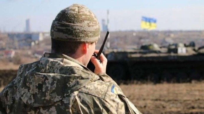 Внаслідок ворожих обстрілів на Донбасі один військовослужбовець Об'єднаних сил отримав поранення, троє травмовано