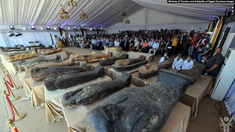 Знахідка у Єгипті: 59 трун із муміями похованих понад 2500 років тому (ФОТО)