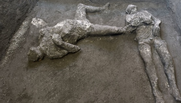 В італійському місті Помпеї знайшли останки двох жертв виверження вулкану Везувій