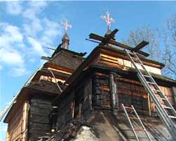 На Львівщині врятовано унікальну дерев’яну церкву XVII століття! Фото
