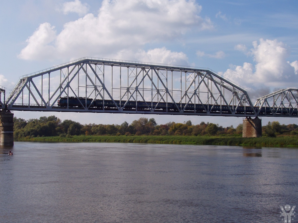 На Чернігівщині чиновники невдало «заробили» на ремонті залізничного мосту