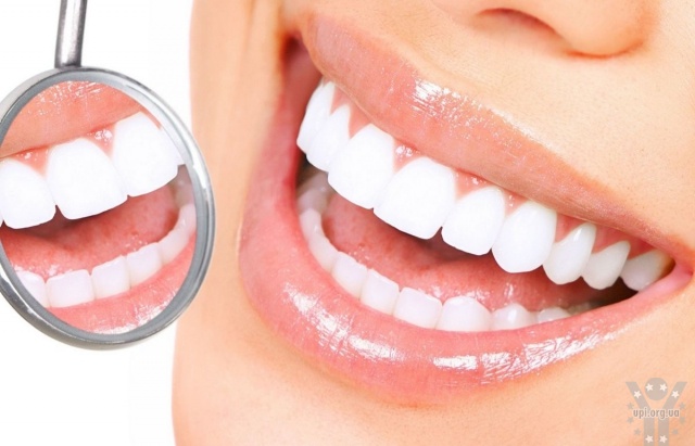 Особенности несъемных зубных протезов: как выбрать подходящие?