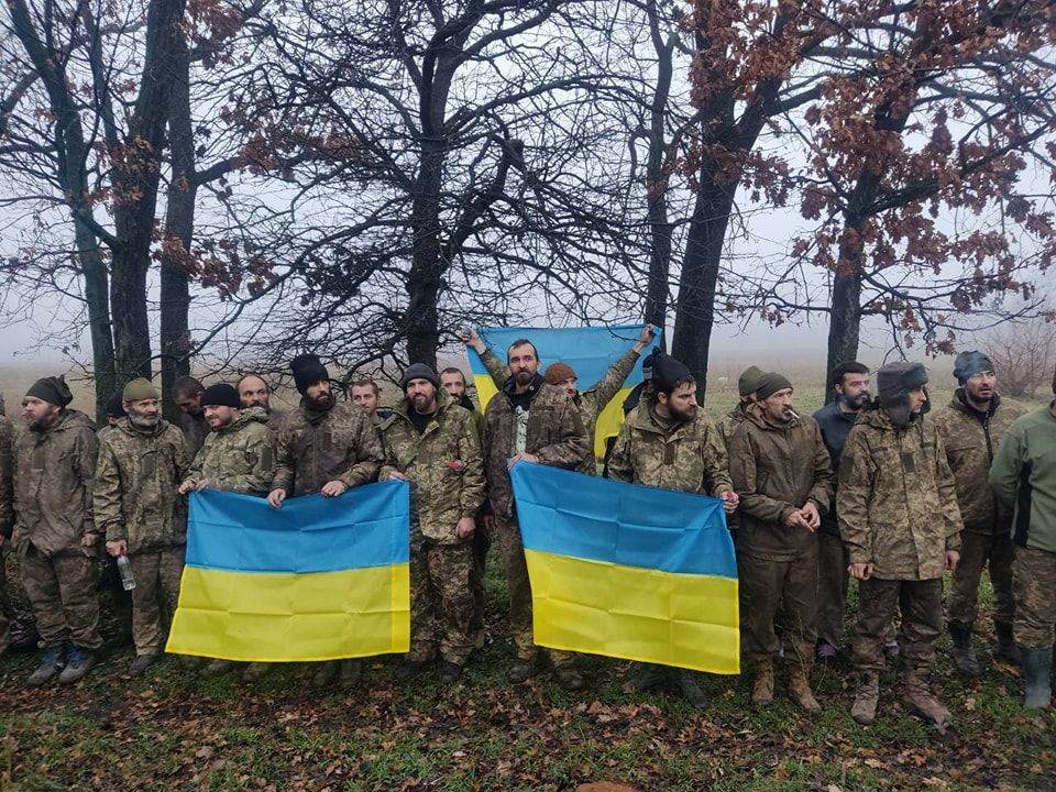 Україна повернула додому 64 захисників, які воювали на Донеччині та Луганщині