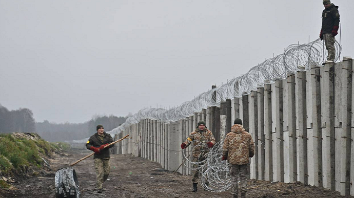 На Волині зводять стіну на кордоні з Білоруссю