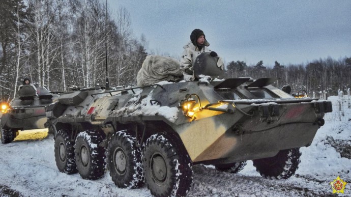 Російські військові залишаться у Білорусі на невизначений термін для створення напруженості?