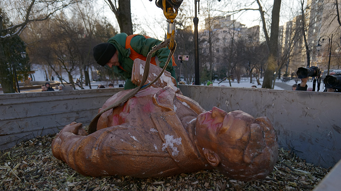 Мінкульт: пам'ятники Ватутіну та Чкалову у Києві мають бути демонтовані