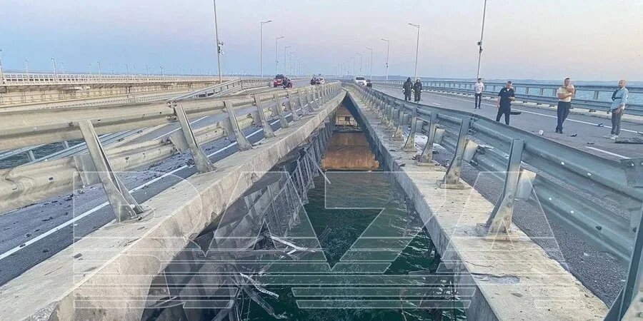 В агресорів визнали, що один проліт Кримського мосту не підлягає відновленню