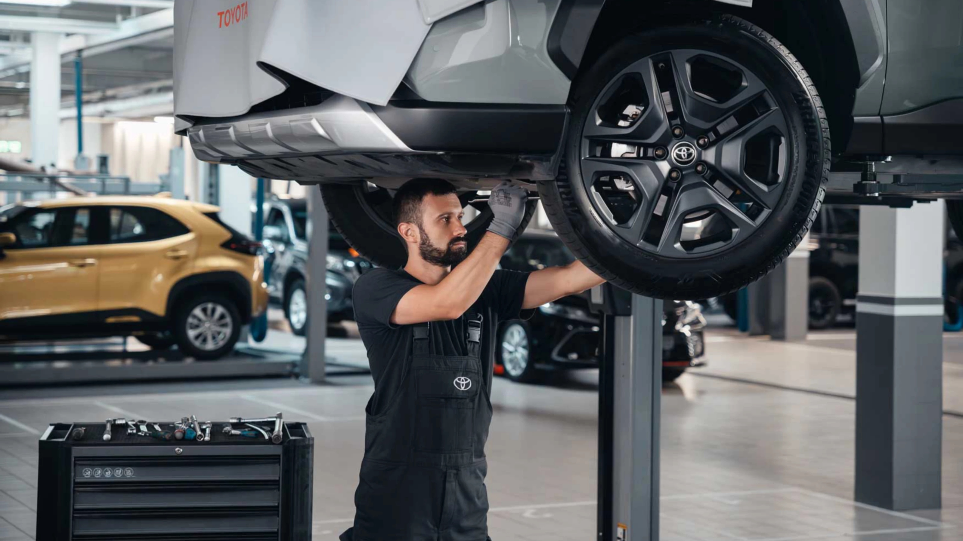 Чому варто обслуговувати Toyota на офіційних СТО?