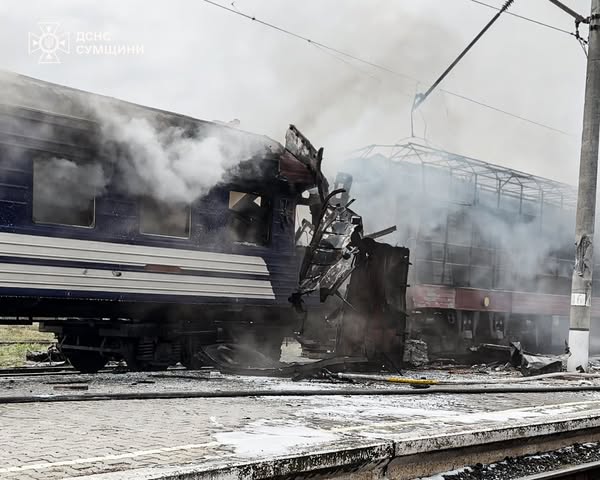 Наслідки російського удару по залізничному вокзалу на Сумщині: постраждали 7 людей