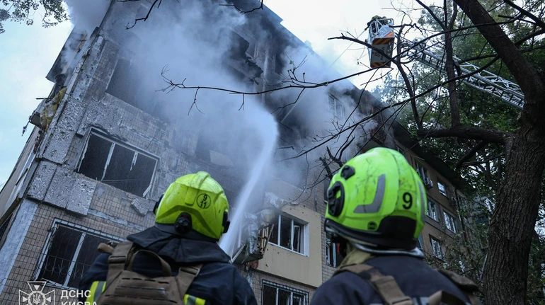 Внаслідок російської нічної атаки по Києву загинуло щонайменше четверо людей