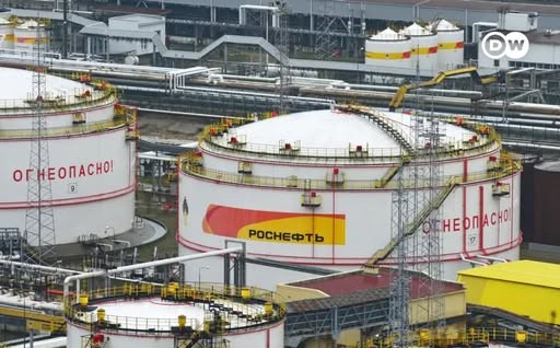 США наклали санкції на російських нафтових гігантів 