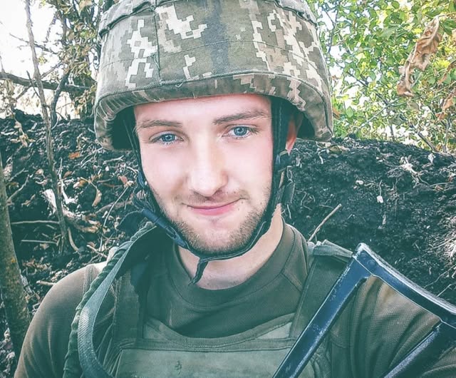росія змушувала українських полонених ексгумувати цивільних, яких вона убила в Маріуполі