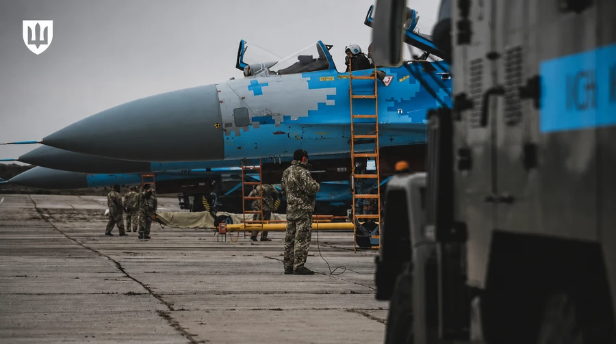Допомога від Швеції. Спеціалізована техніка для обслуговування військових аеродромів