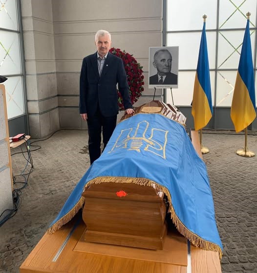 Епохальна подія з відновлення історичної справедливості! Повернення героїв України