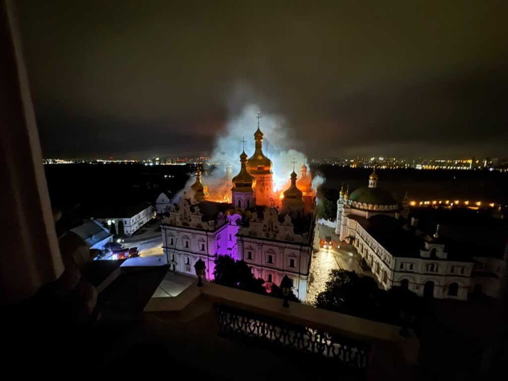 росія пошкодила Успенський собор Києво-Печерської лаври під час атаки на Київ