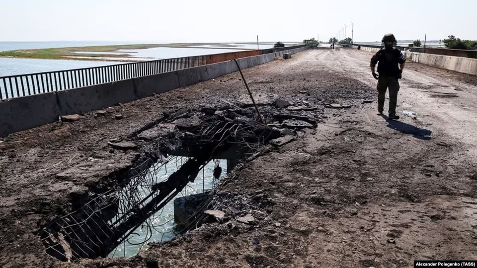 Руйнування мостів між окупованим Кримом та Херсонською областю набирають системного характеру