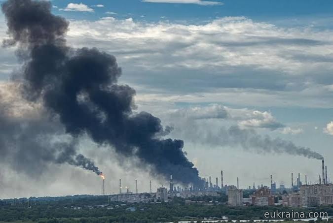 Уражено Омський НПЗ. Відстань від держкордону України - майже 2,5 тис. км