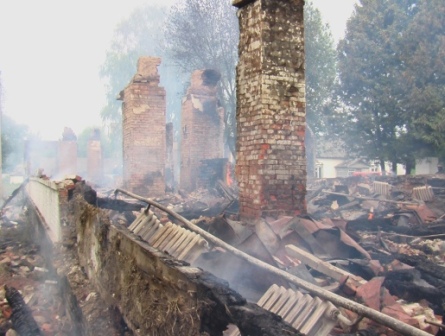 На Чернігівщині в Ічнянському районі згоріла школа. Фото