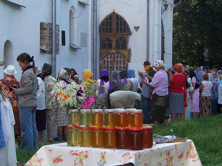 Свято Маковея у Чернігові біля одного з найдавніших храмів України – Спасо-Преображенського собору