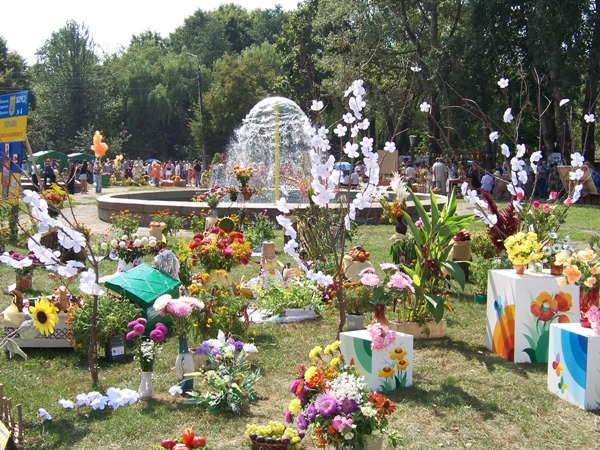 Чернігів. Загальноміське свято-ярмарок квітів і плодів 