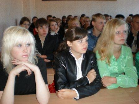 День знань у Чернігівській філії славістичного університету. Фото