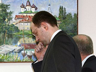 Яценюк не радить брати участь у мітингах і виступає за непопулярні реформи