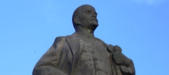На Черкащині для пам’ятника Леніну замовили нову голову, бо він став схожим на китайця