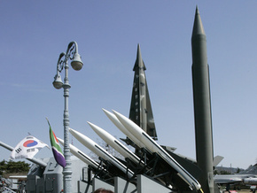 Північна Корея приступила до заправлення ракети паливом