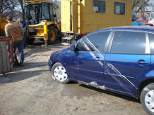 У Києві знову провалився автомобіль під асфальт