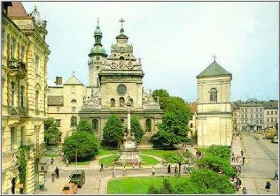Перед Великоднем у подвір’ї Бернардинського монастиря у Львові вчинено брутальне варварство