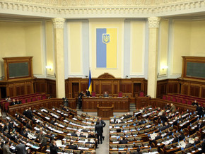 Опитування: у Верховну Раду України проходять сім політичних партій і блоків