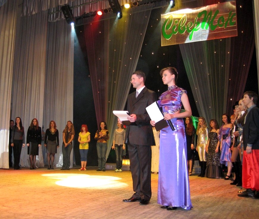 У Чернігові відбувся ІХ Міжнародний конкурс молодих виконавців естрадної пісні та сучасного танцю «СіверТон». Фоторепортаж