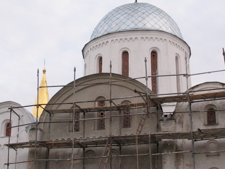 Чернігів. Продовжується реставрація Борисоглібського собору ХІІ ст. Фотофакт.
