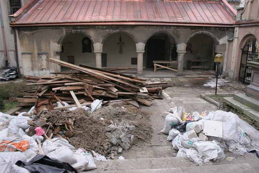 Руйнівна реставрація Вірменського собору у Львові