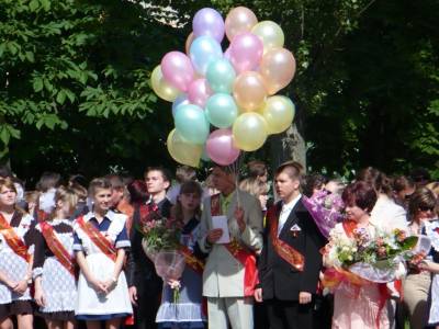 У школах України сьогодні пролунає останній дзвоник
