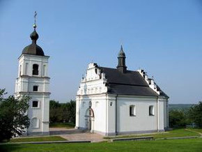 Черкаські священики загасили підпалену церкву в селі Суботові